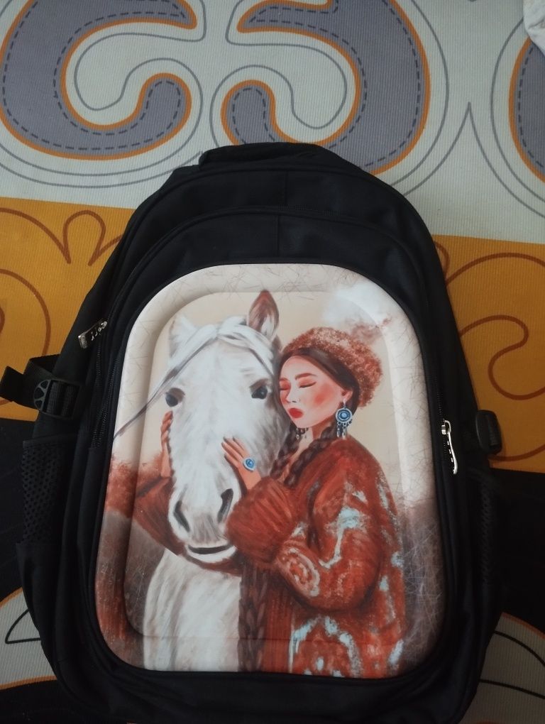 Продам сумку для девочек.