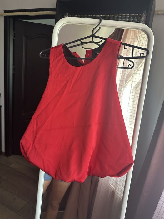 Top roșu Zara – mărime S, nou cu etichetă