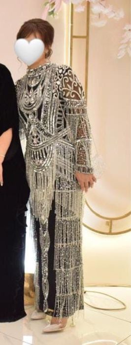 Вечерние платья.