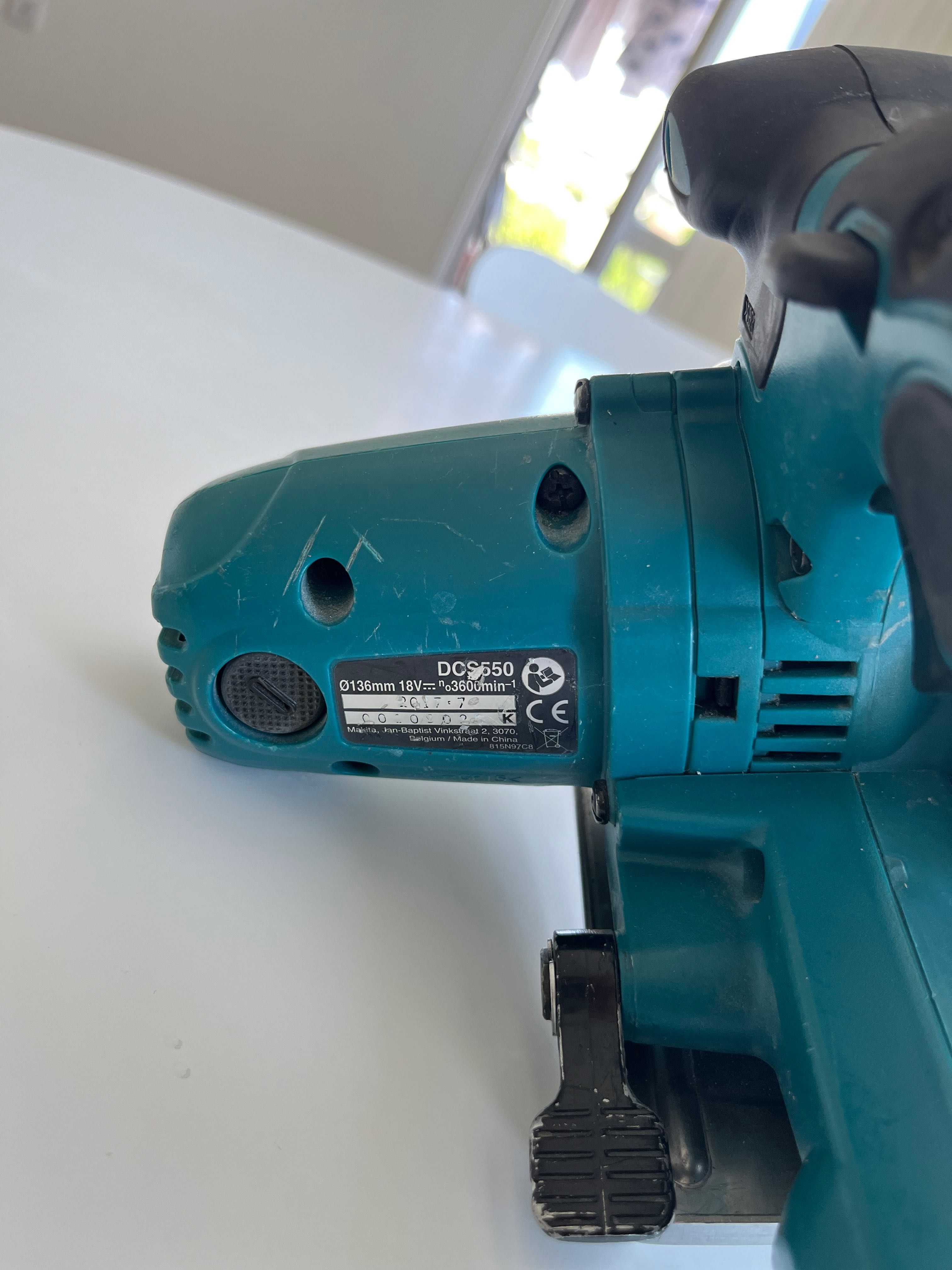 Ръчен Циркуляр Makita 18v DCS550 за метал