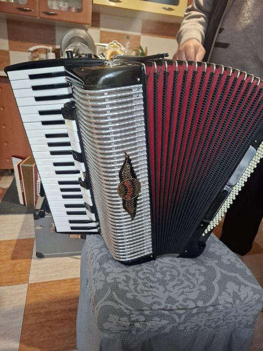 Vand acordeon Giustini 3+1 cu camera