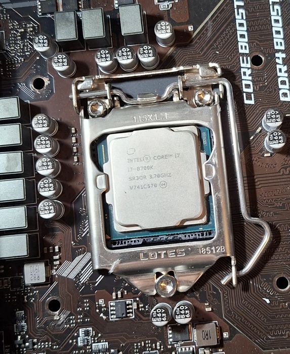 Kit Intel i7 8700 k + placa de baza Msi Z 390 + Placa Video Titan 6Gb