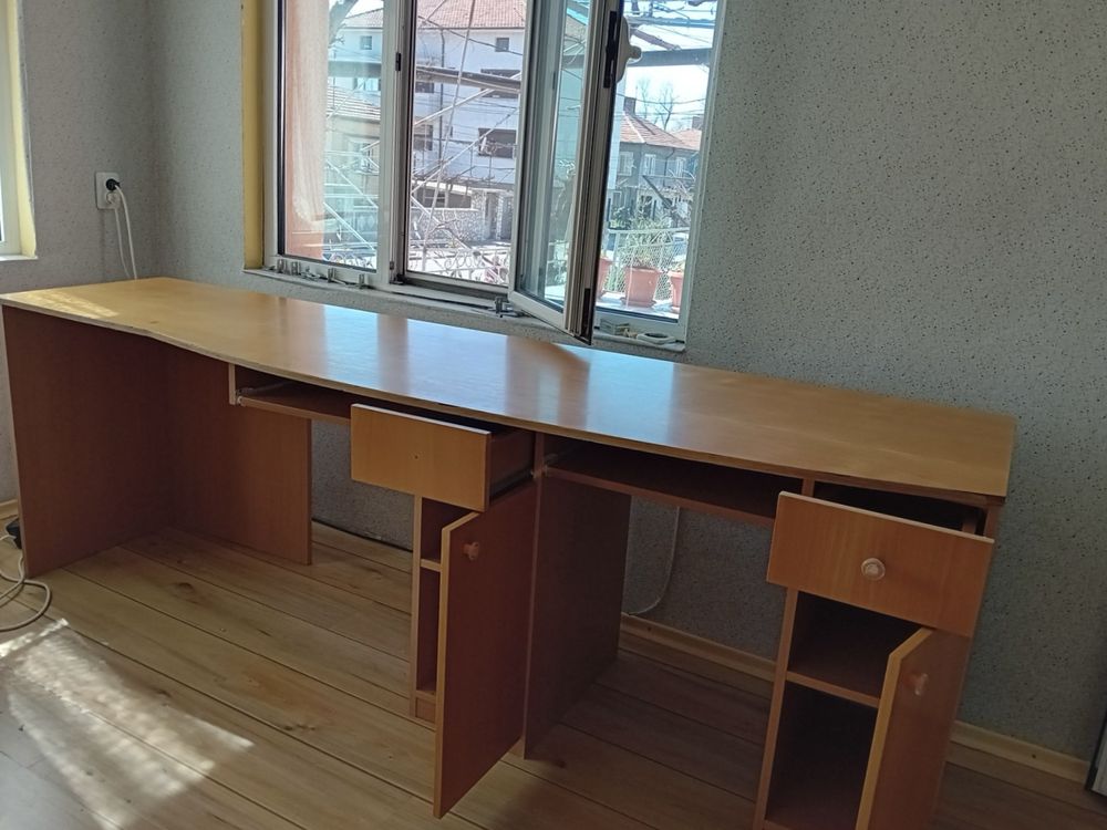 Бюро за двама / Двойно бюро