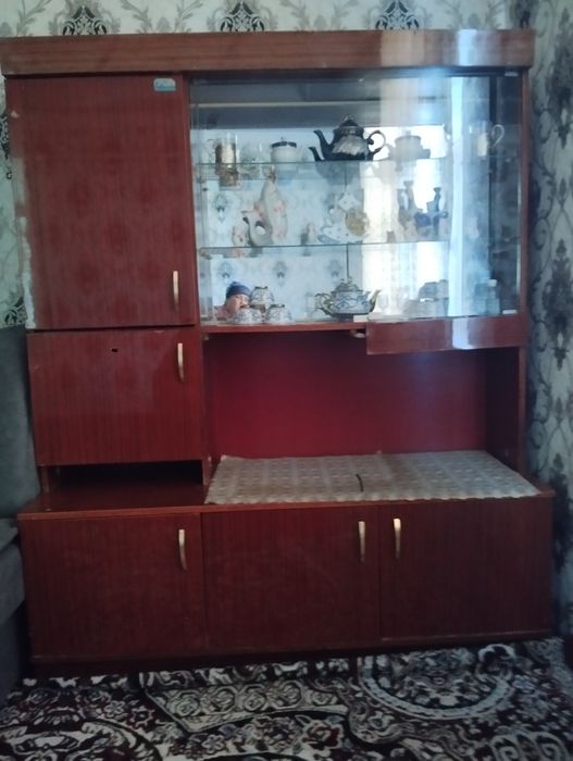 Сервант сотилади