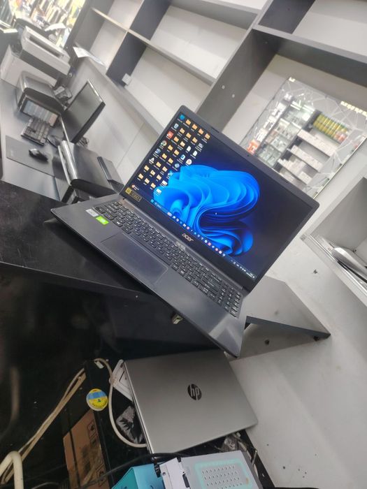 Noutbuk Acer aspire 3