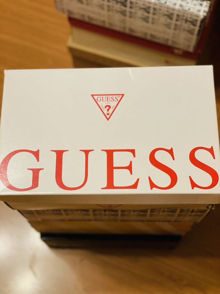 Обувки Guess - дамски