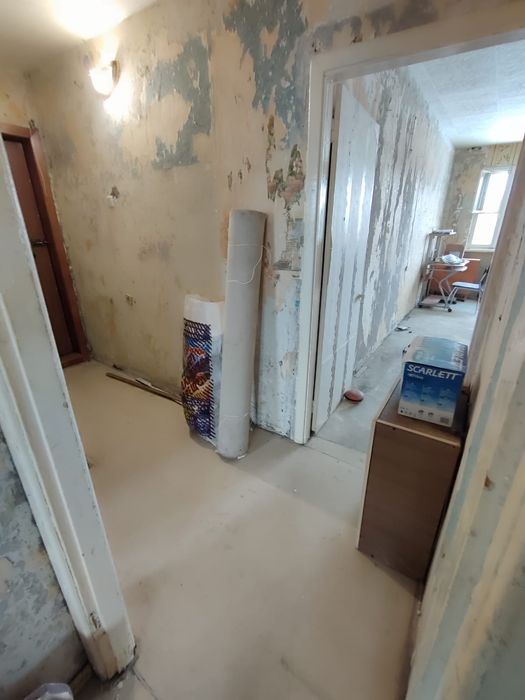 Продам 2 х комн., 4 мкр, дом 11, этаж 4.