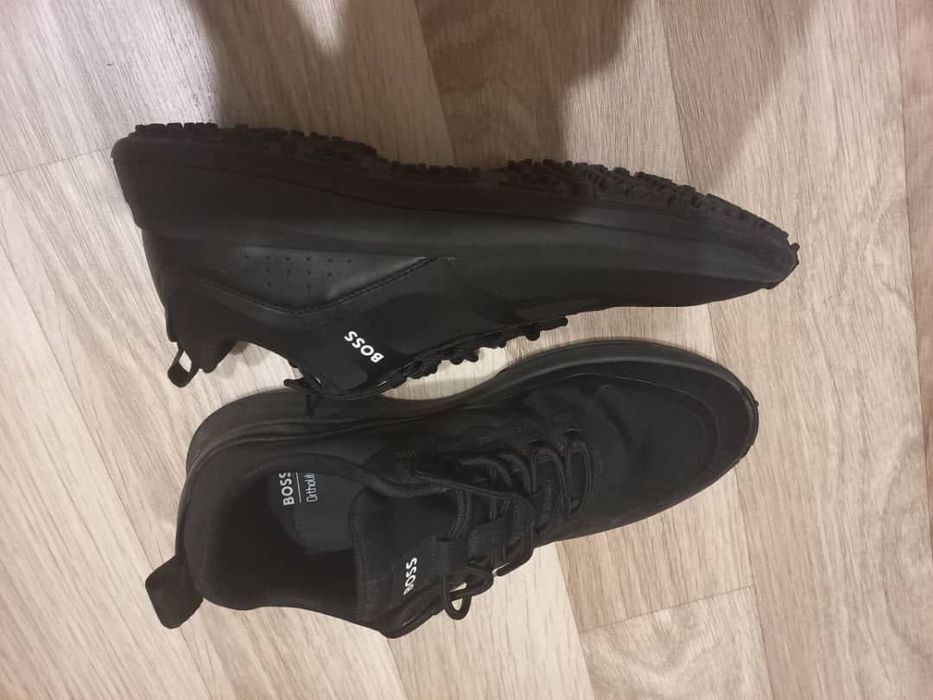 Кроссовки boss 46 размер