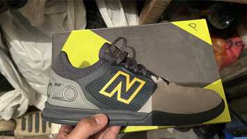 Продам футзалки NewBalance