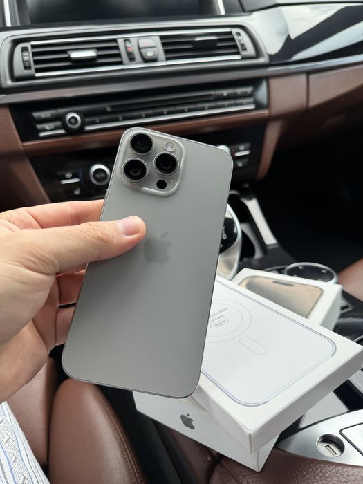 Iphone 15 pro max Natural Titanium