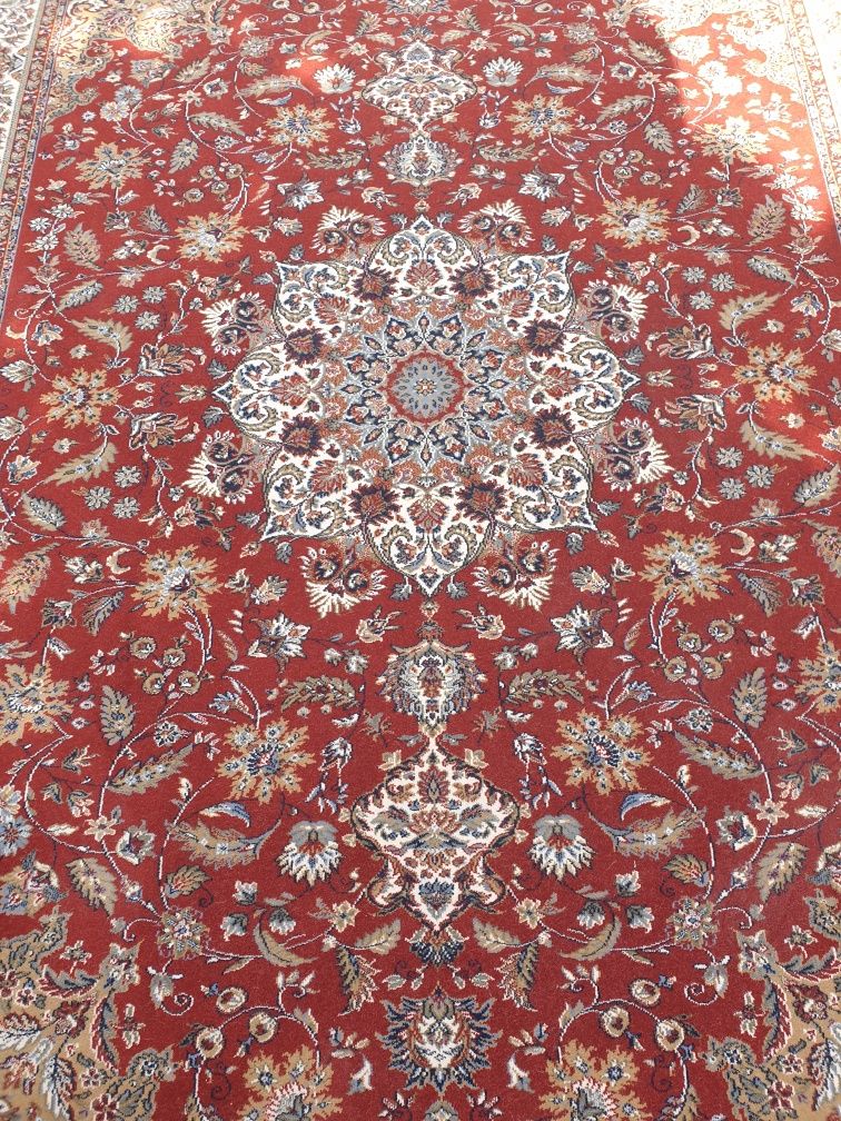 Персиски килим ..