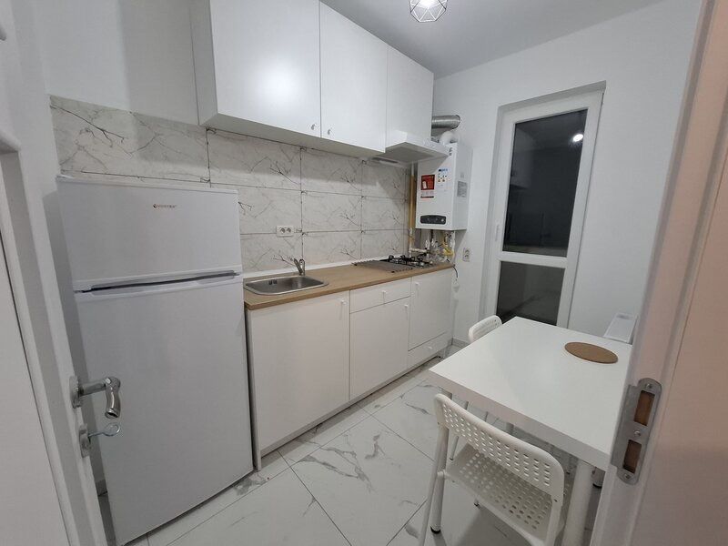 Inchiriez Garsoniera Militari Residence