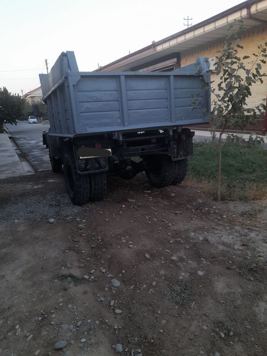 Зил самосвал сотилади