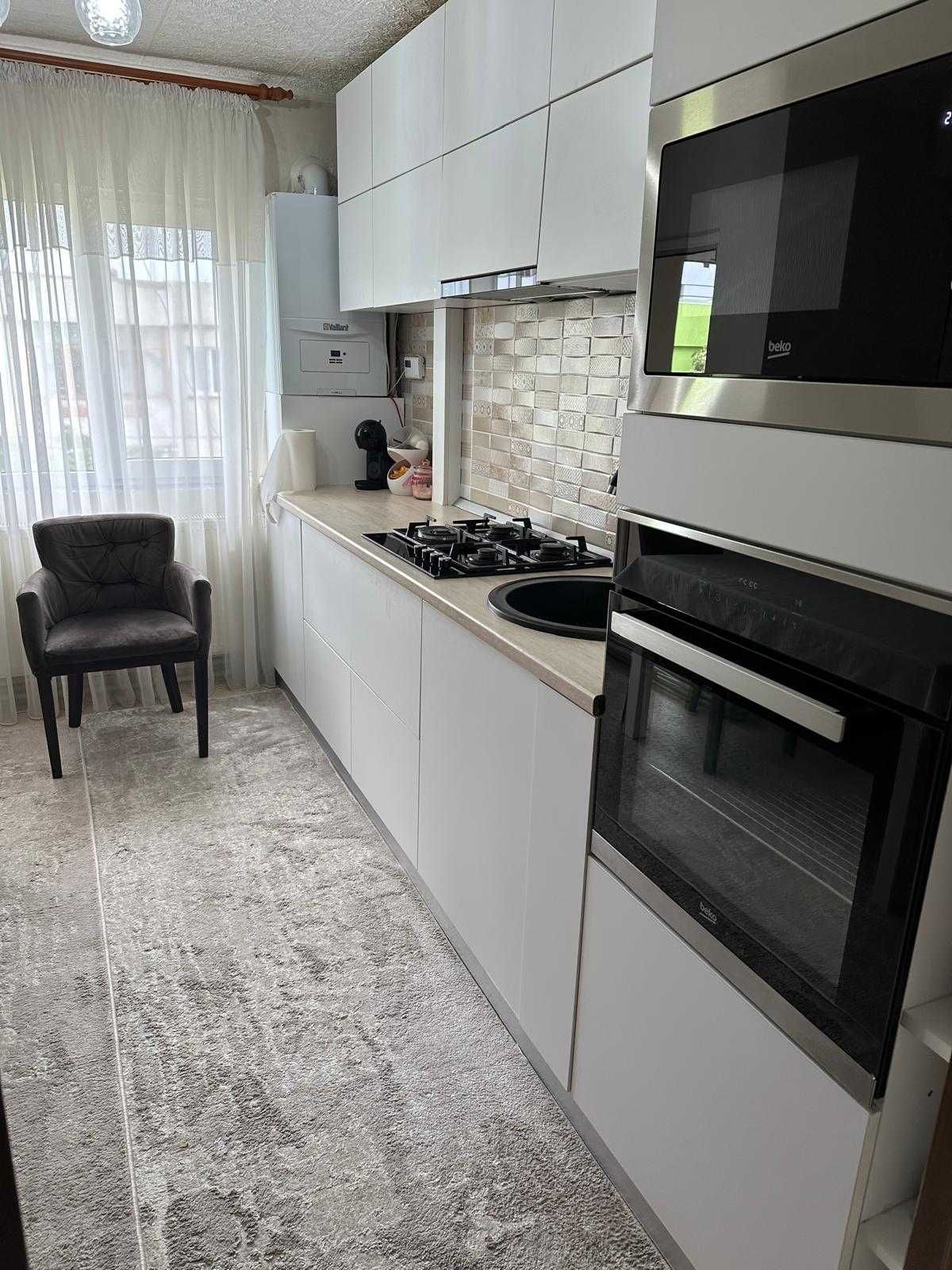 Apartament 3 camere complet mobilat - 1 Decembrie, Ilfov
