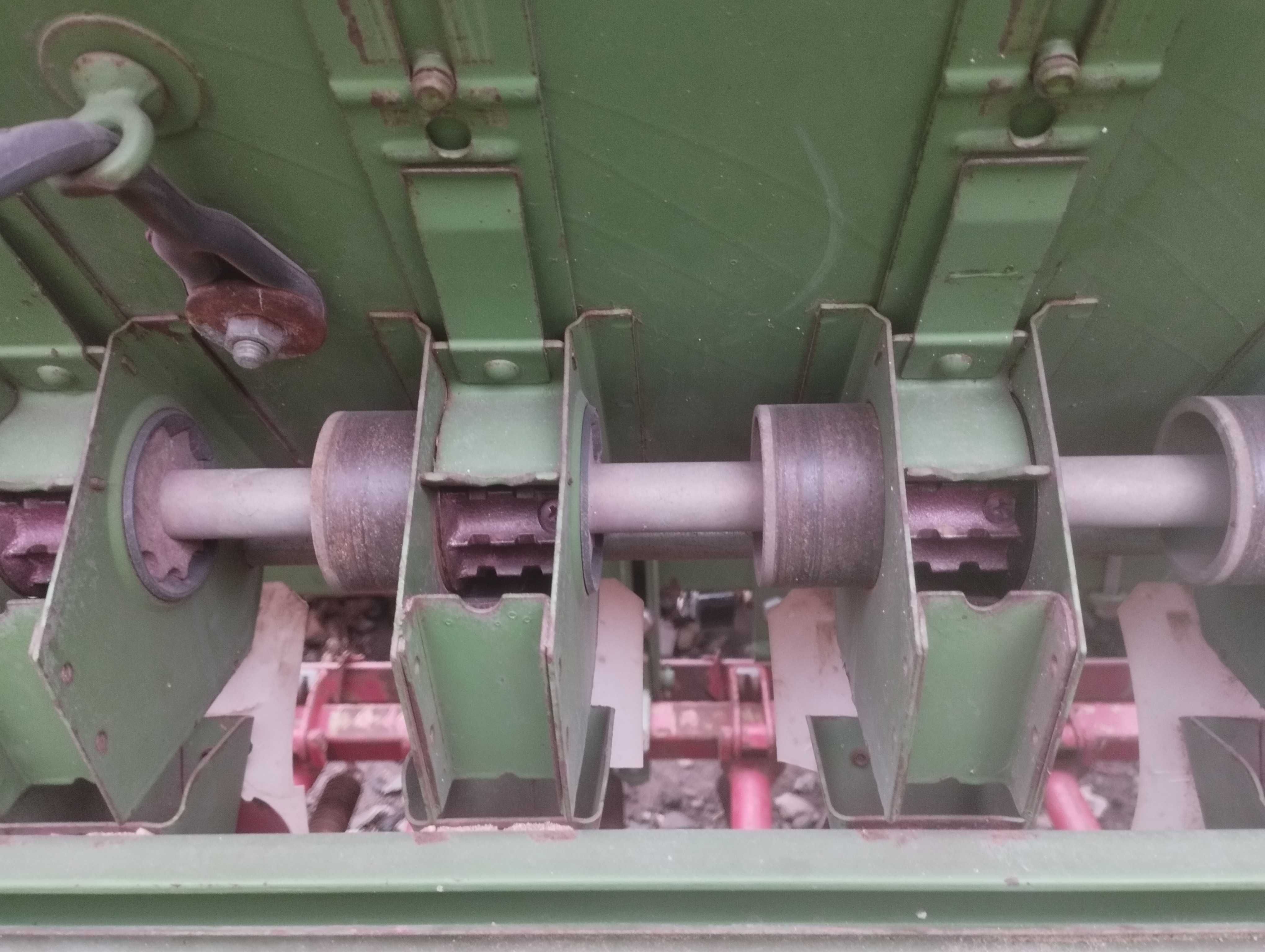 Grapă rotativă Rabewerk cu semănătoare Hassia de 3 m