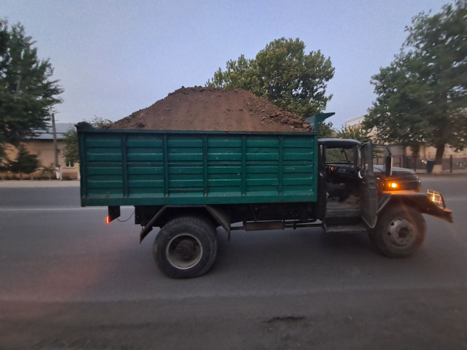 Zil 130 nuldan terilgan