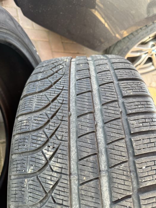 Anvelope iarna 255 45 19 / 235 55 18 Pirelli P zero