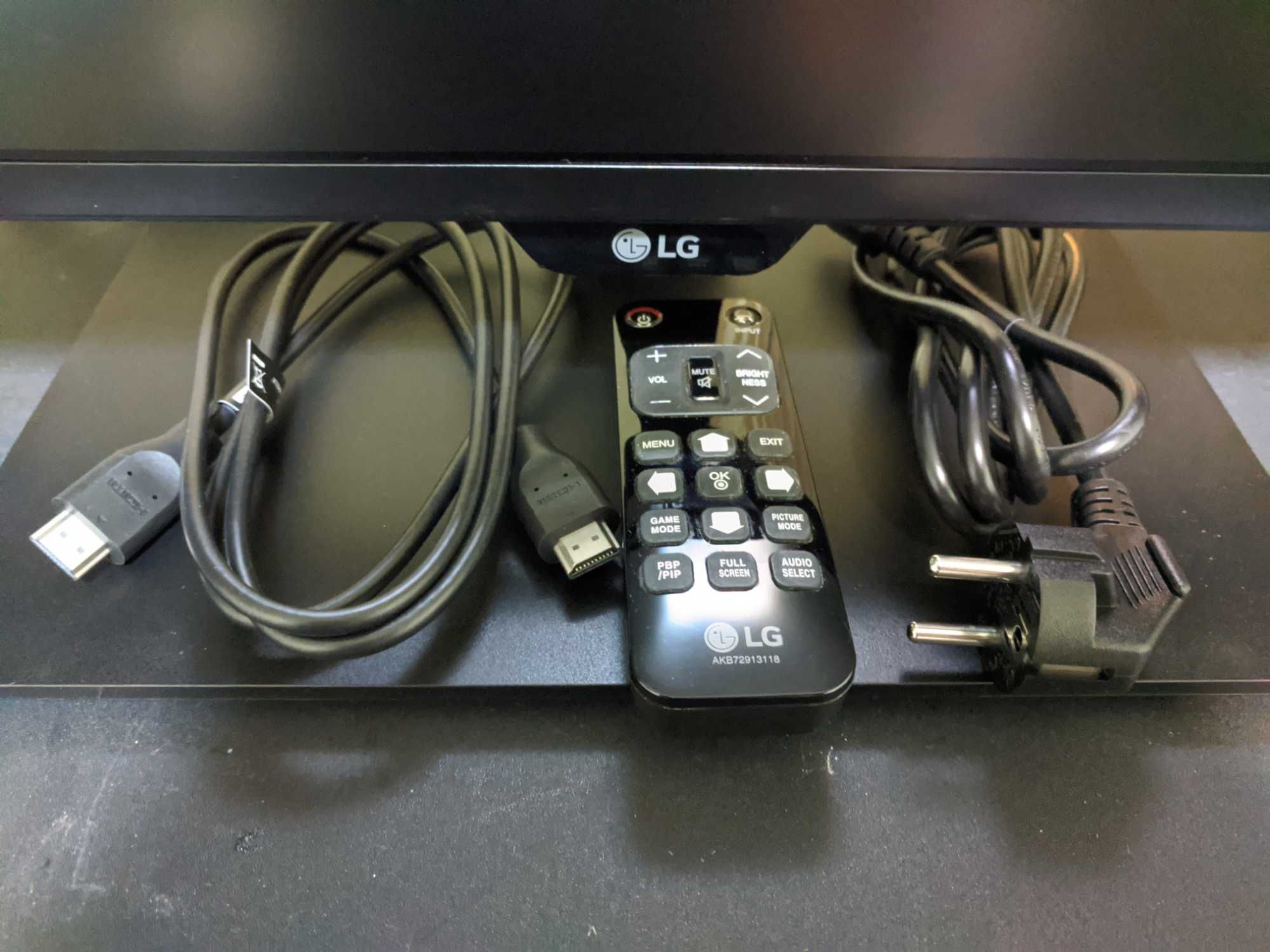 Monitor LG LED 4k 43" impecabil - UHD, 4xHDMI,Display Port, USB C,Boxe