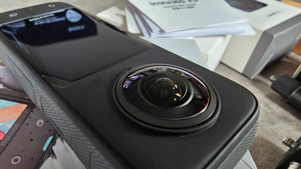 камера Insta 360 X3