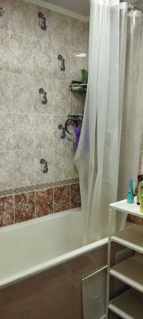 1/2/4 сотилади с мебел и техника