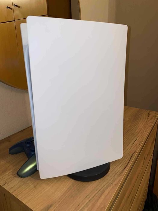 Playstation 5 Digital 825GB + джойстик