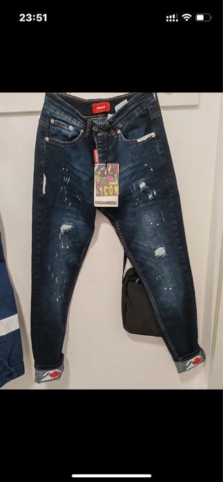 Dsquared2 culoare bleumarin