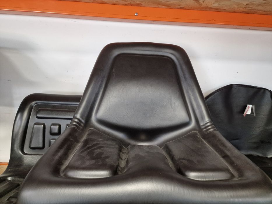 Scaun tractor fiat 211.215.250.300 original preț 695 lei tel 0751 56 1