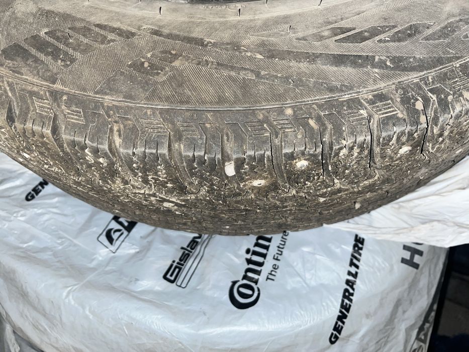 235/65/17 шипованные Viatti