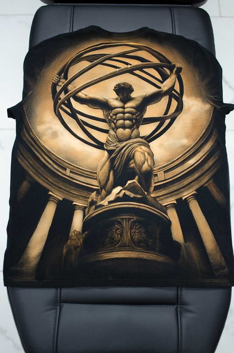 Футболка черная с росписью