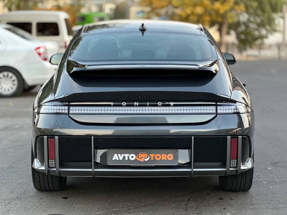 Hyunday ioneq 6 srochna sotiladi