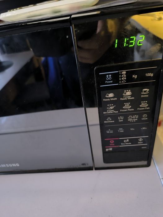 Микровълнова печка Samsung с грил