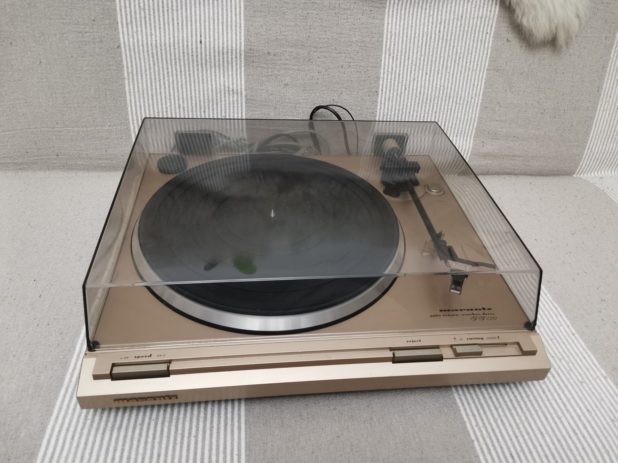 Pick up Marantz TT 120
