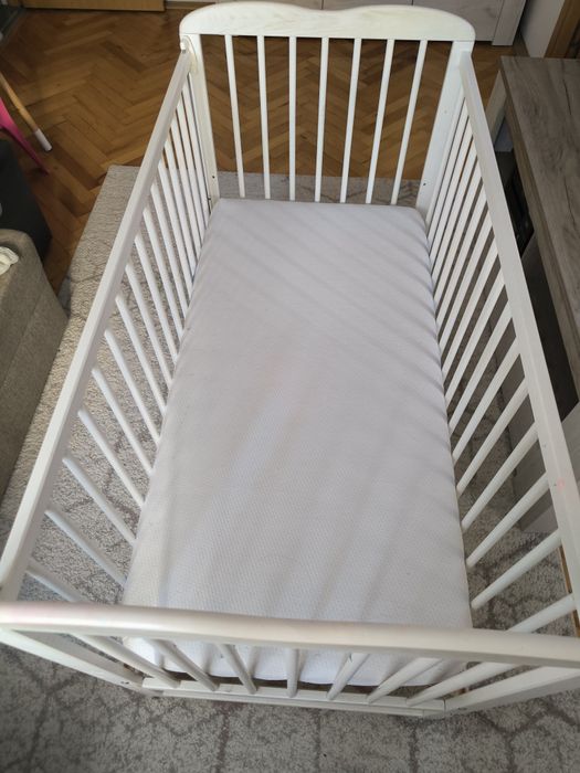 Pătuț pentru bebeluș – lemn masiv, reglabil + saltea din bambus