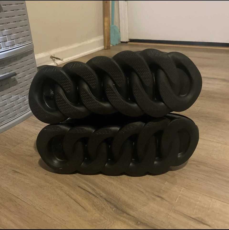 Versace Chain Reaction Black