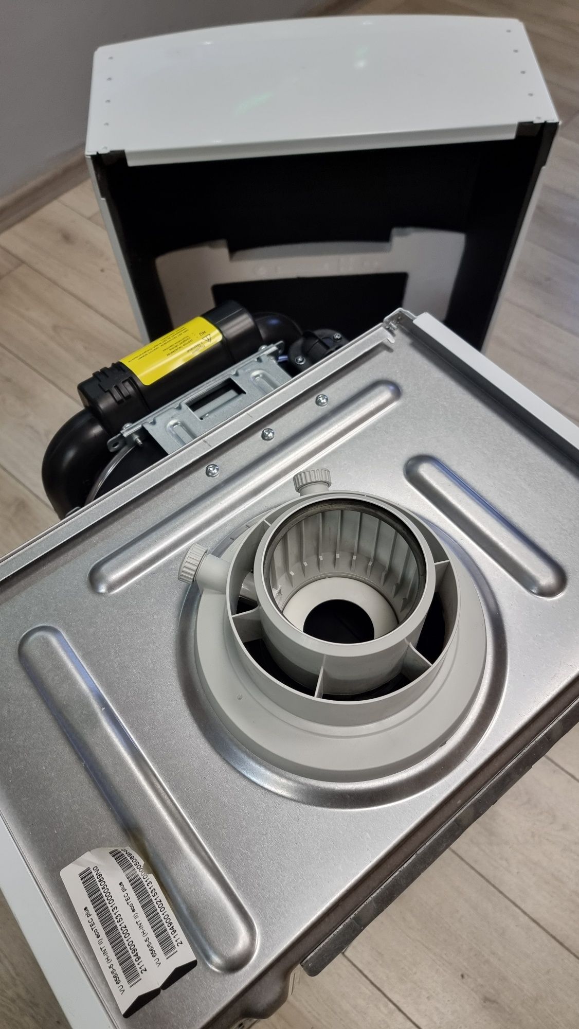 Amanet F28: Centrala termica pe gaz Vaillant ecoTEC Plus VU 656