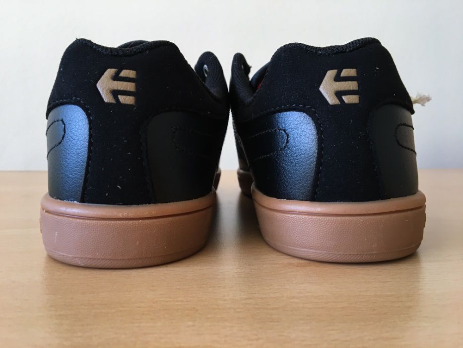 Нови кецове Etnies естстествена кожа, номер 38.5  скейтборд /BMX