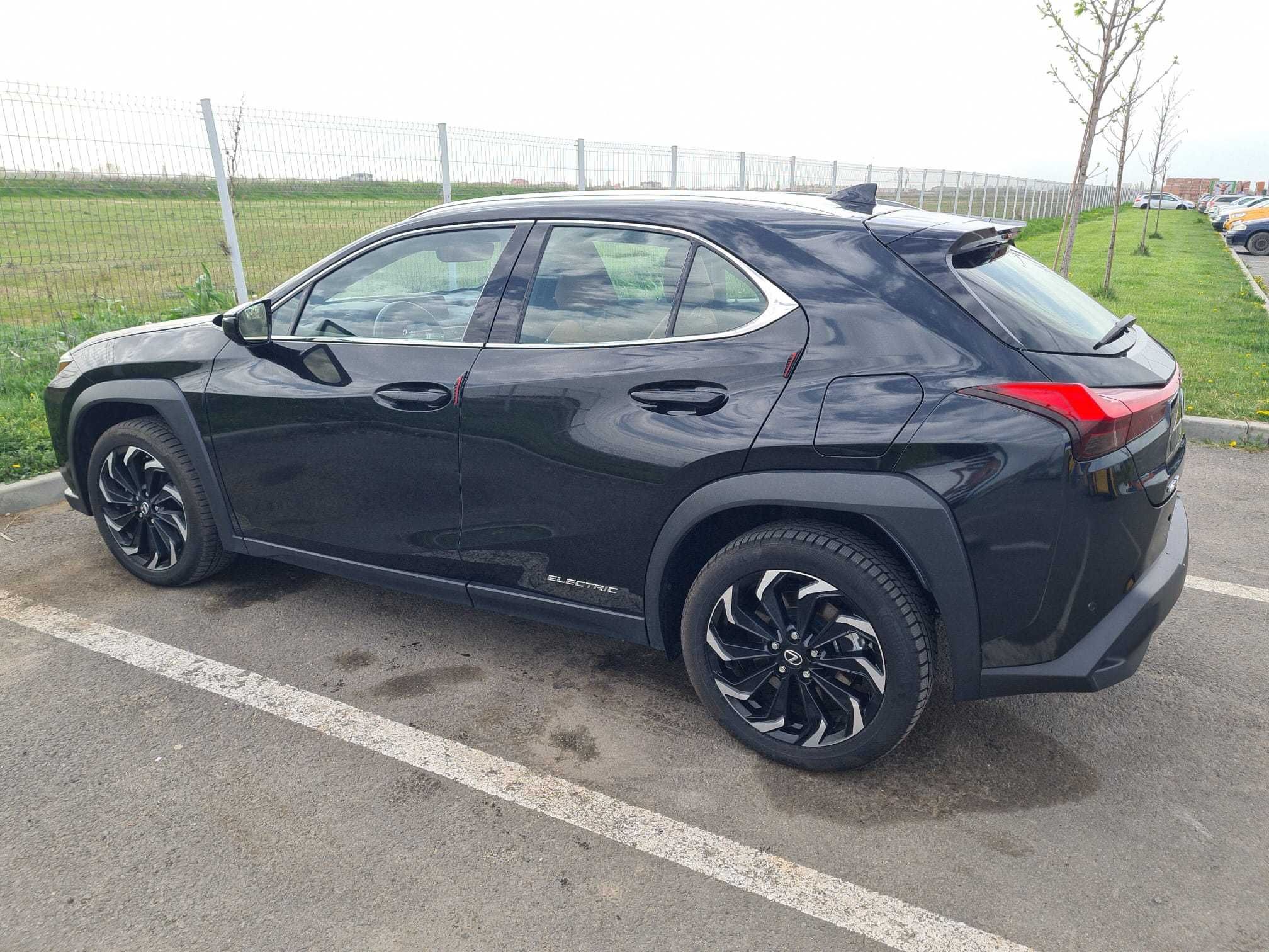 Lexus UX 300e (2021, 9.300 km, TVA deductibil)