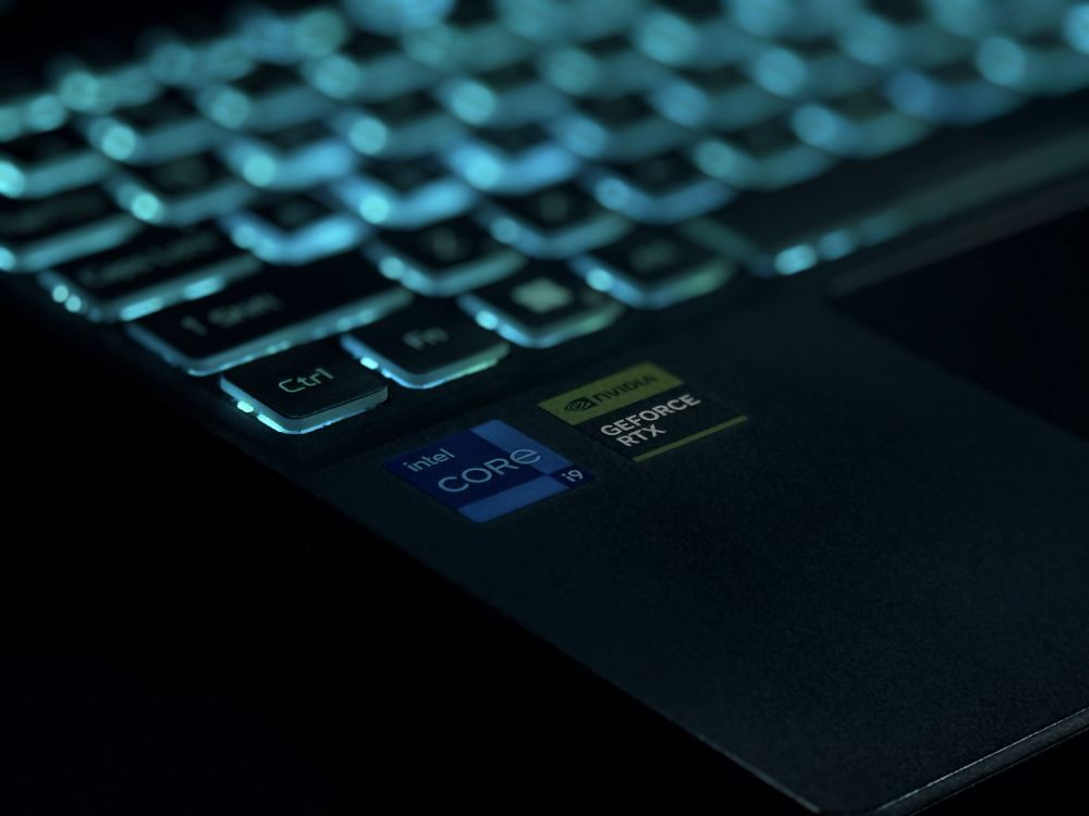 Acer Predator RTX-4060 8GB i9-13900HX 55-kun ishlagan