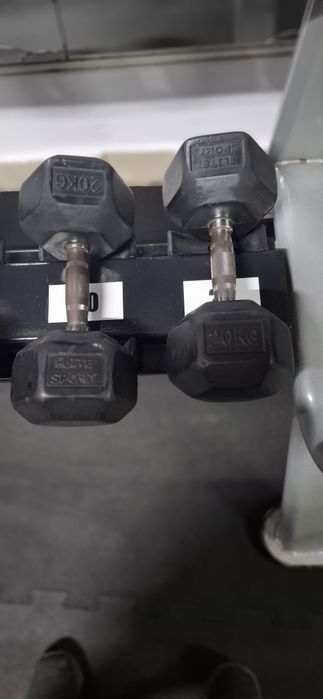 Vând 2seturi gatere cauciucate hexagonale