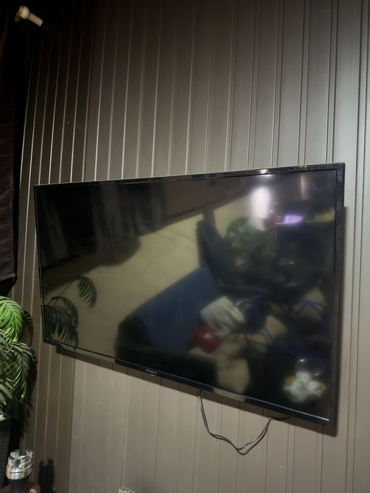 Vand tv led  smart vortex  102 cm !