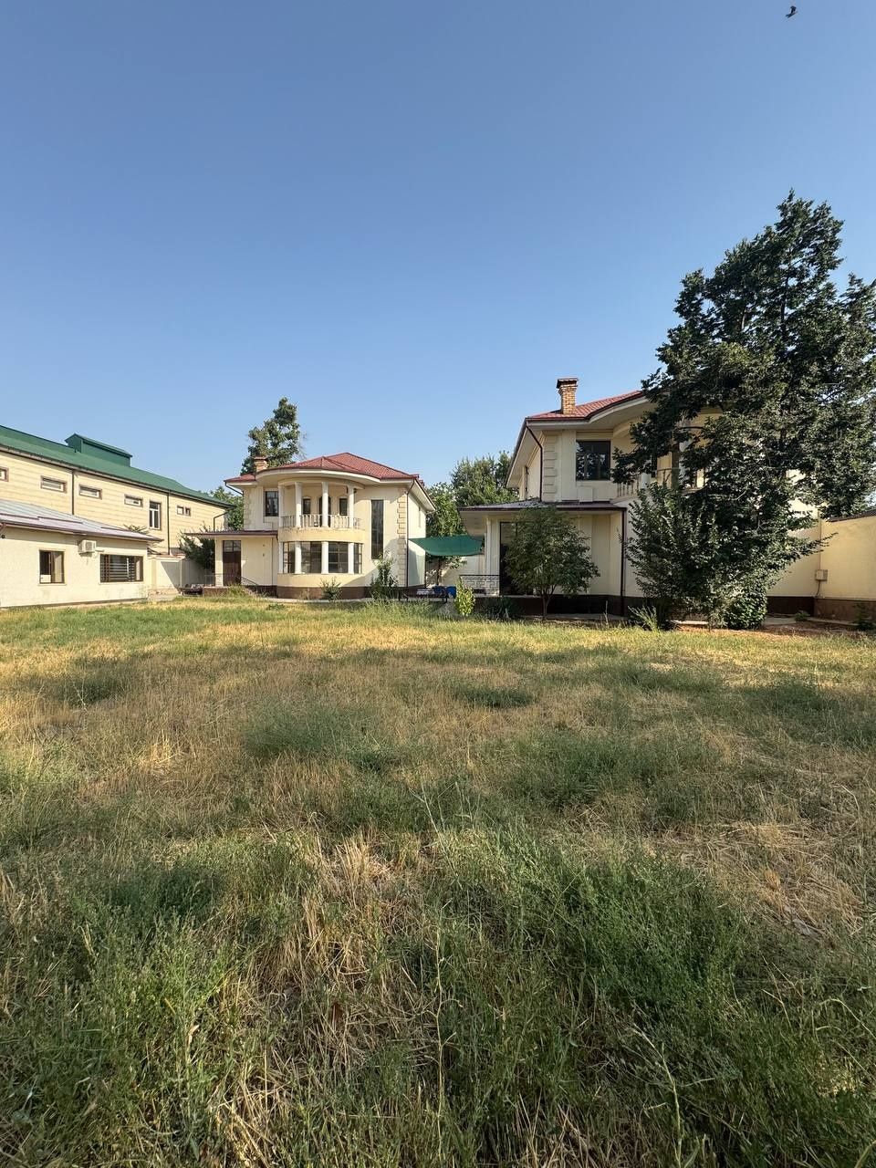 Продается участок 
Юнусабад Бодомзор 
ориентир Хотина майдон
19 соток