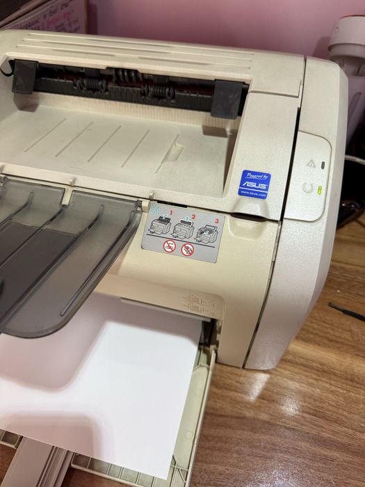 HP 1018 принтер в идеальном состоянии