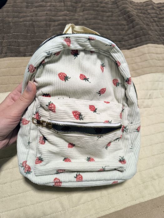 Чаровна раница с ягодки