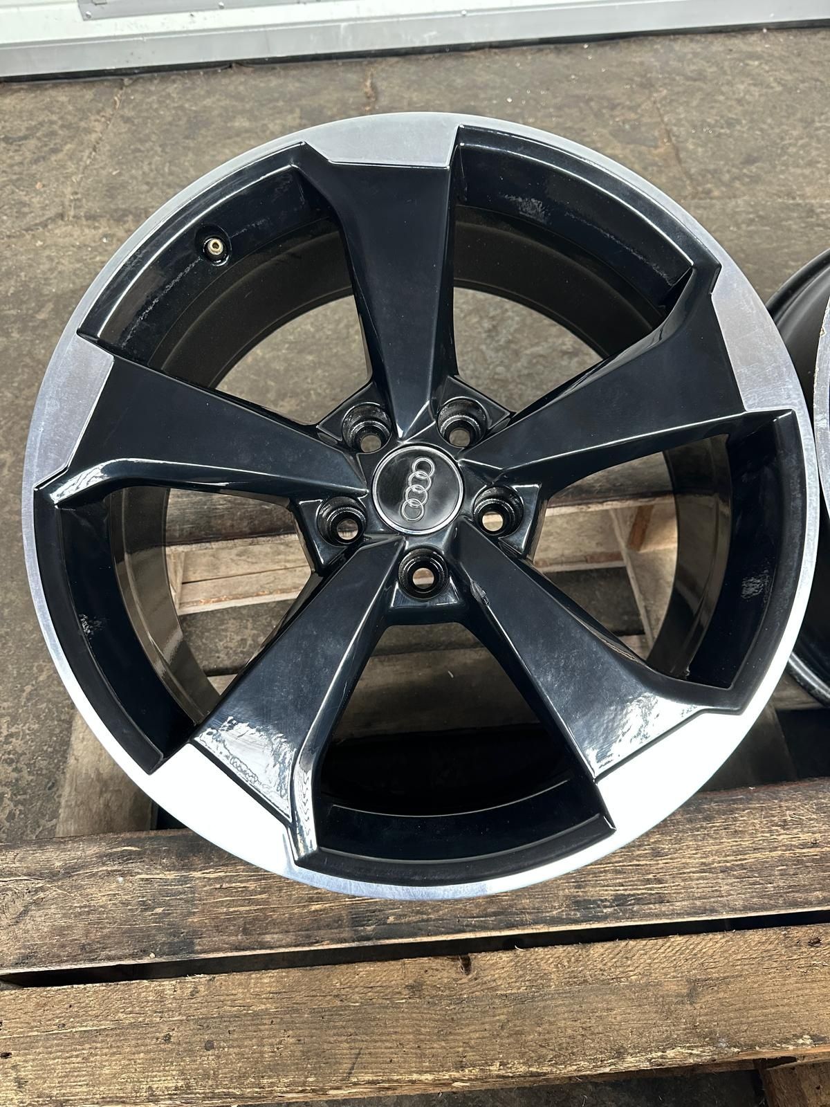 Jante originale Audi RS3 A3 S3 Q2 Vw Arteon pe 19" 5x112