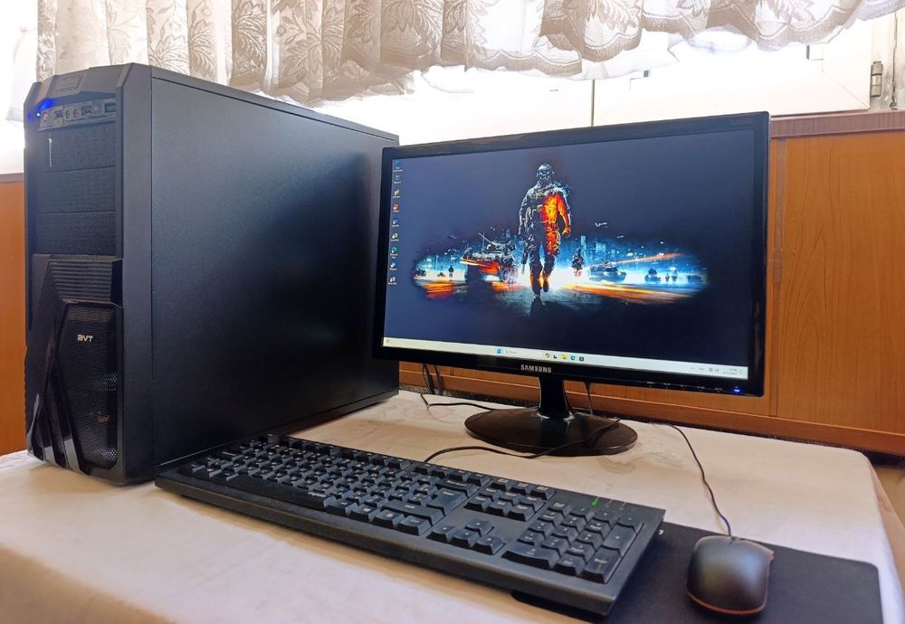 Мат.плата H110, CPU G4400, ОЗУ 8GB, SSD 256GB + HDD 500GB