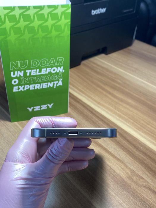 iPhone 16 Pro Max / 256 GB / Sănătate baterie 99% / Foarte bun