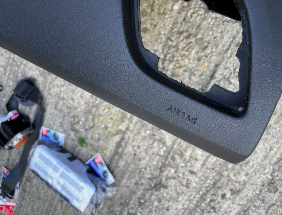 Seat Leon 5F LCI plansa de bord kit airbag volan pasager genunchi