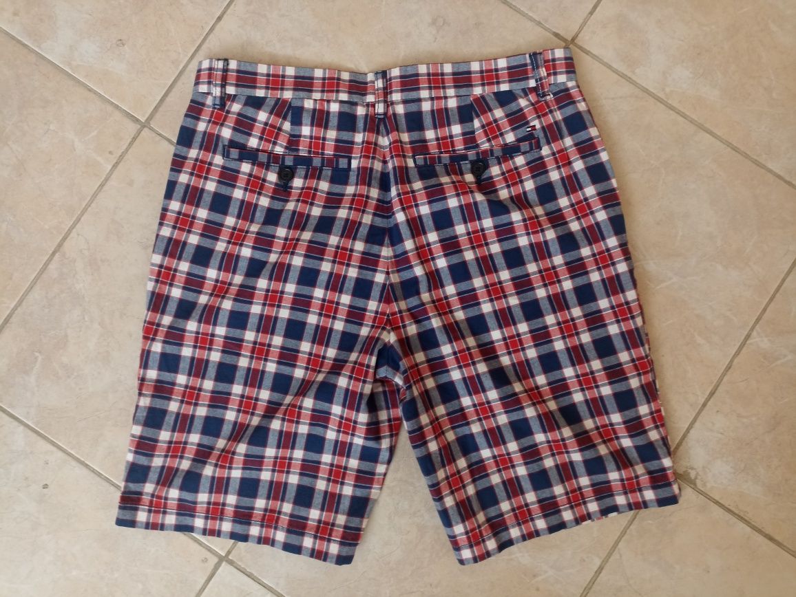 Tommy Hilfiger мъжки къс панталон, М/L