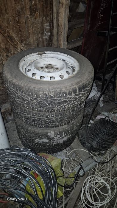 Продам 4 балона . Нокиан нордман 7.   185/65 R14  .