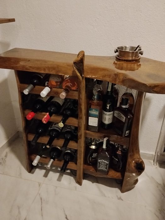 Продавам винарна